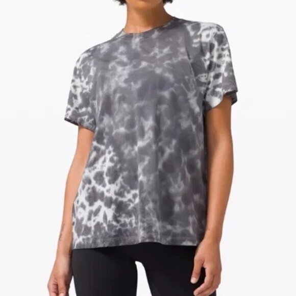 lululemon All Yours Boyfriend Tee Women's Cloud Wash Tie Dye Gray Short Sleeve - Picture 1 of 9